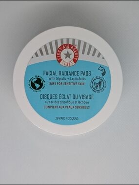 First Aid Beauty Facial Radiance Pads - Blue and White - 28 Count